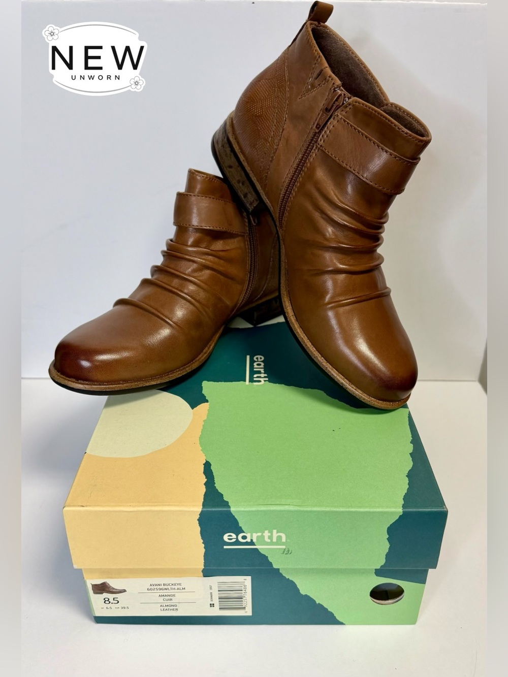 NEW Earth Avani Buckeye Almond Leather Ankle Booties Size 8.5M in Original Box